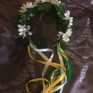Festive basic girl flower crown